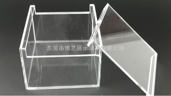 在定制亞克力展示架時，絲印應該注意一些什么事項呢？